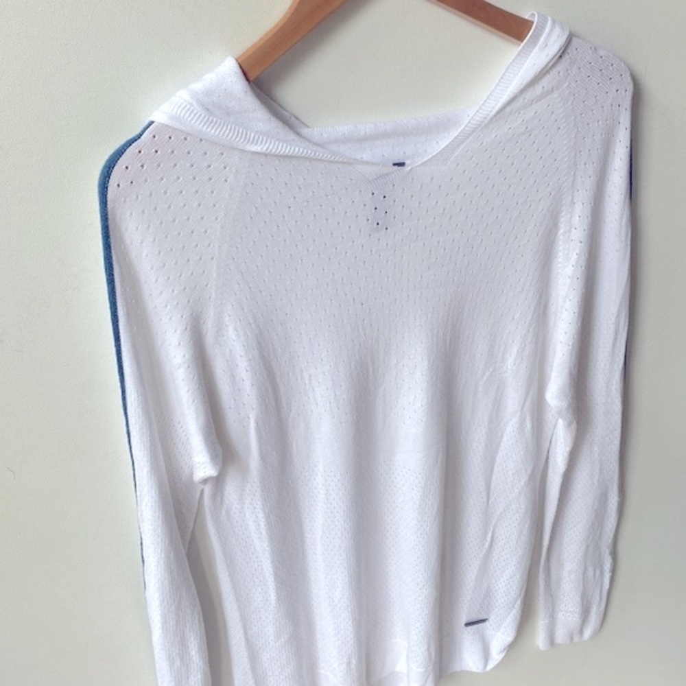 Sweaty Betty Long-sleeve eyelet White hooded top & blue trim on sleeves, Size M - Picture 5 of 10